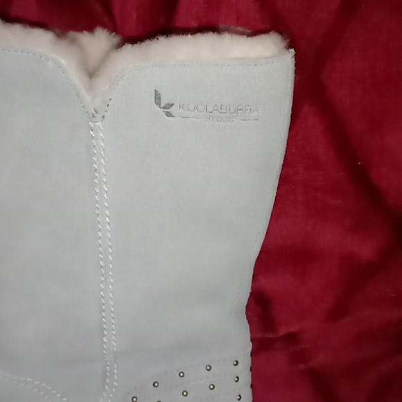 Uggs - Picture 6 of 7